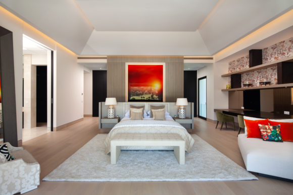 habitación grande en villa de lujo