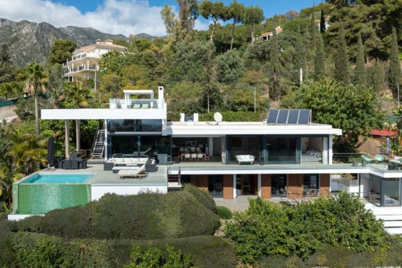 Fotografía de villa de lujo en Marbella por fotógrafo high end.