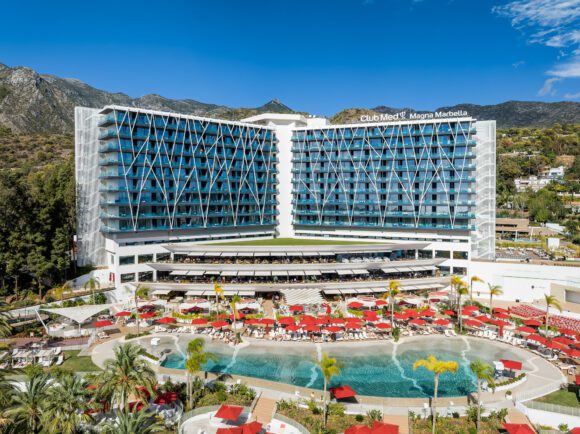 Fotógrafo de hoteles captura fachada del hotel Club Med Magna Marbella